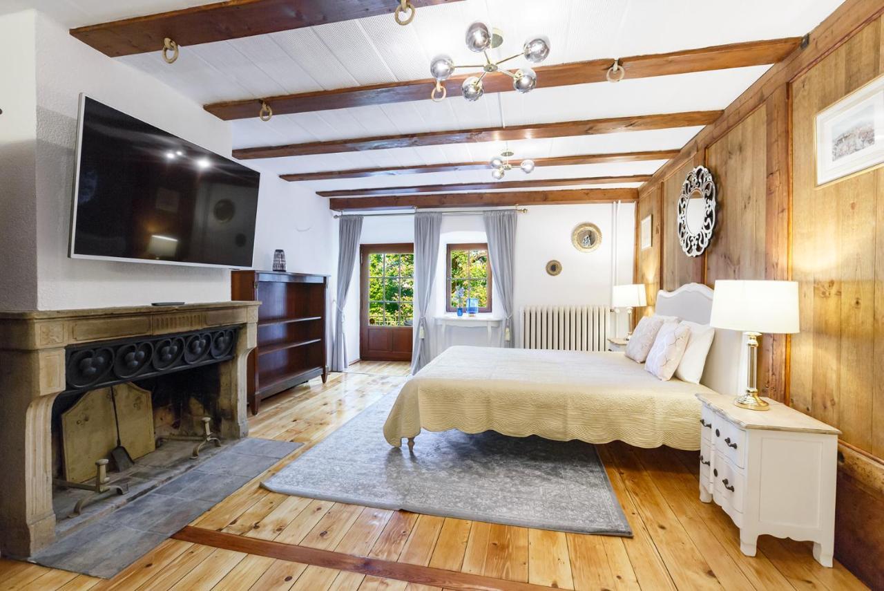 A Castle Spirit Apartment In Chateau Du Chatelard Clarens Exterior foto
